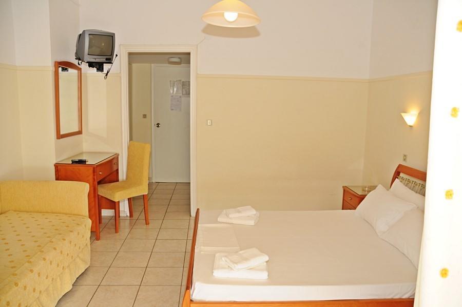 Delfini Hotel Теологос Екстериор снимка