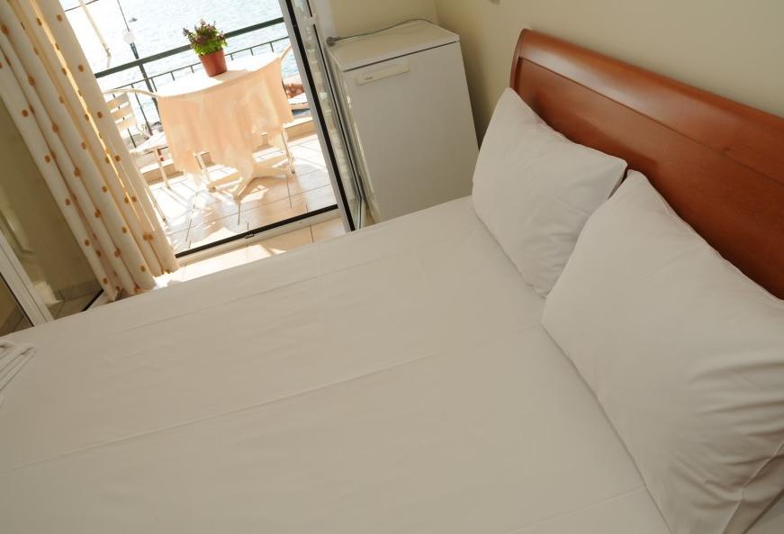 Delfini Hotel Теологос Екстериор снимка